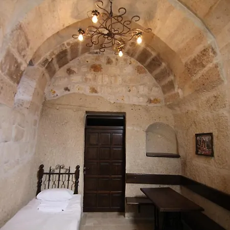 Aparthotel Happy Cave House 2*