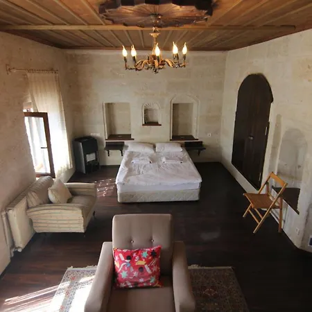 Happy Cave House Aparthotel 2*