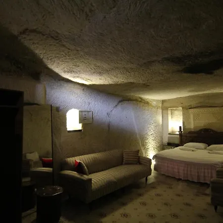 Happy Cave House Aparthotel 2*